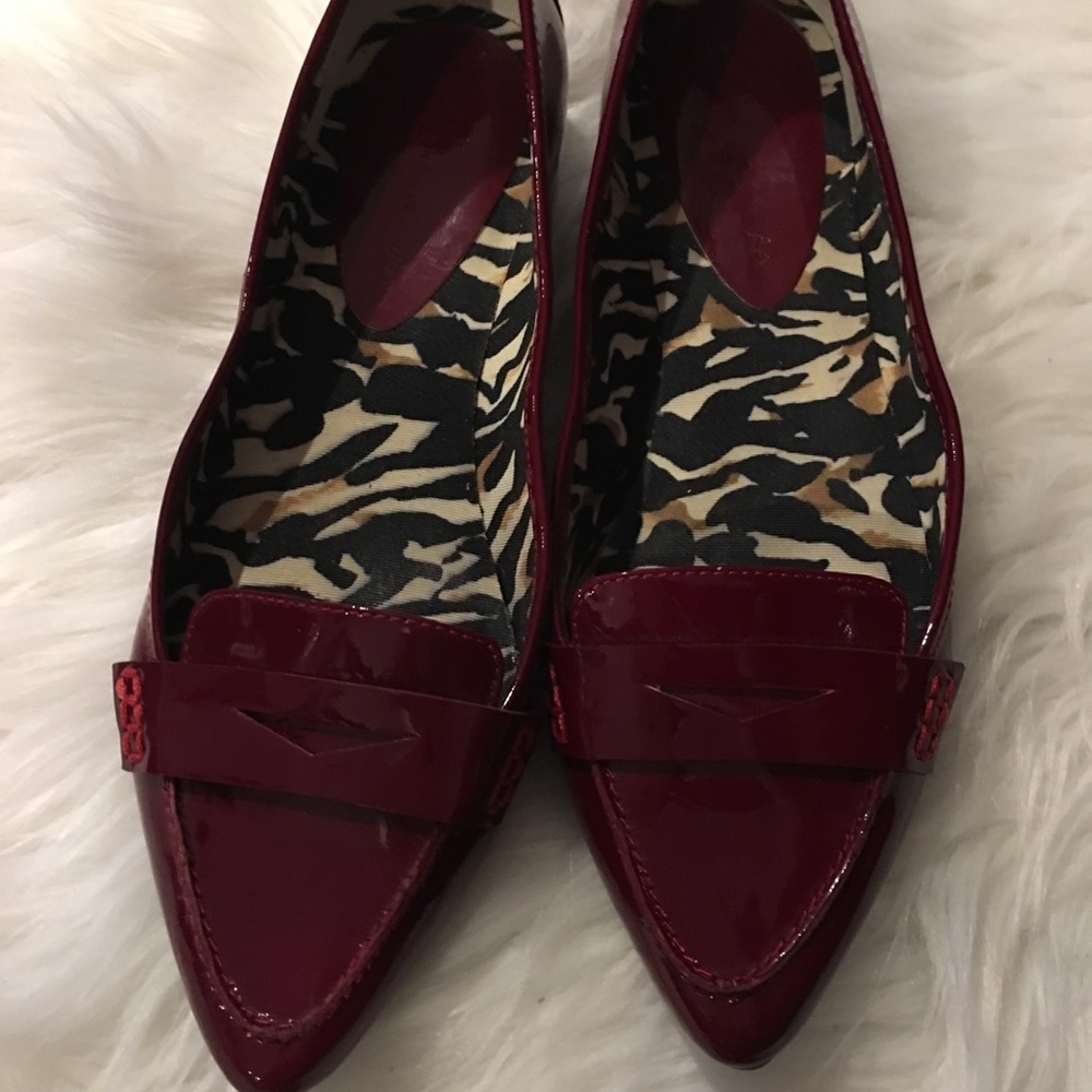 Flat shoes cherry red